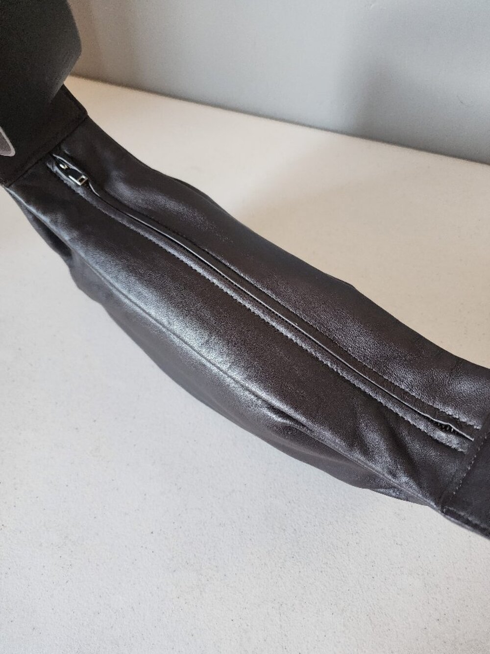 COS Sling Bag "EUC" - Picture 4 of 16
